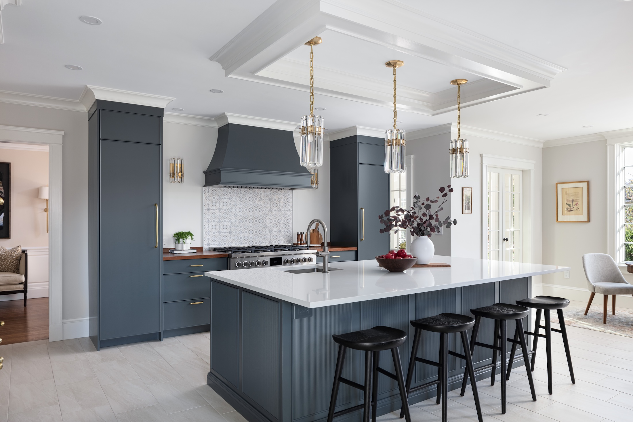 East Side Colonial: A Transitional Kitchen Design