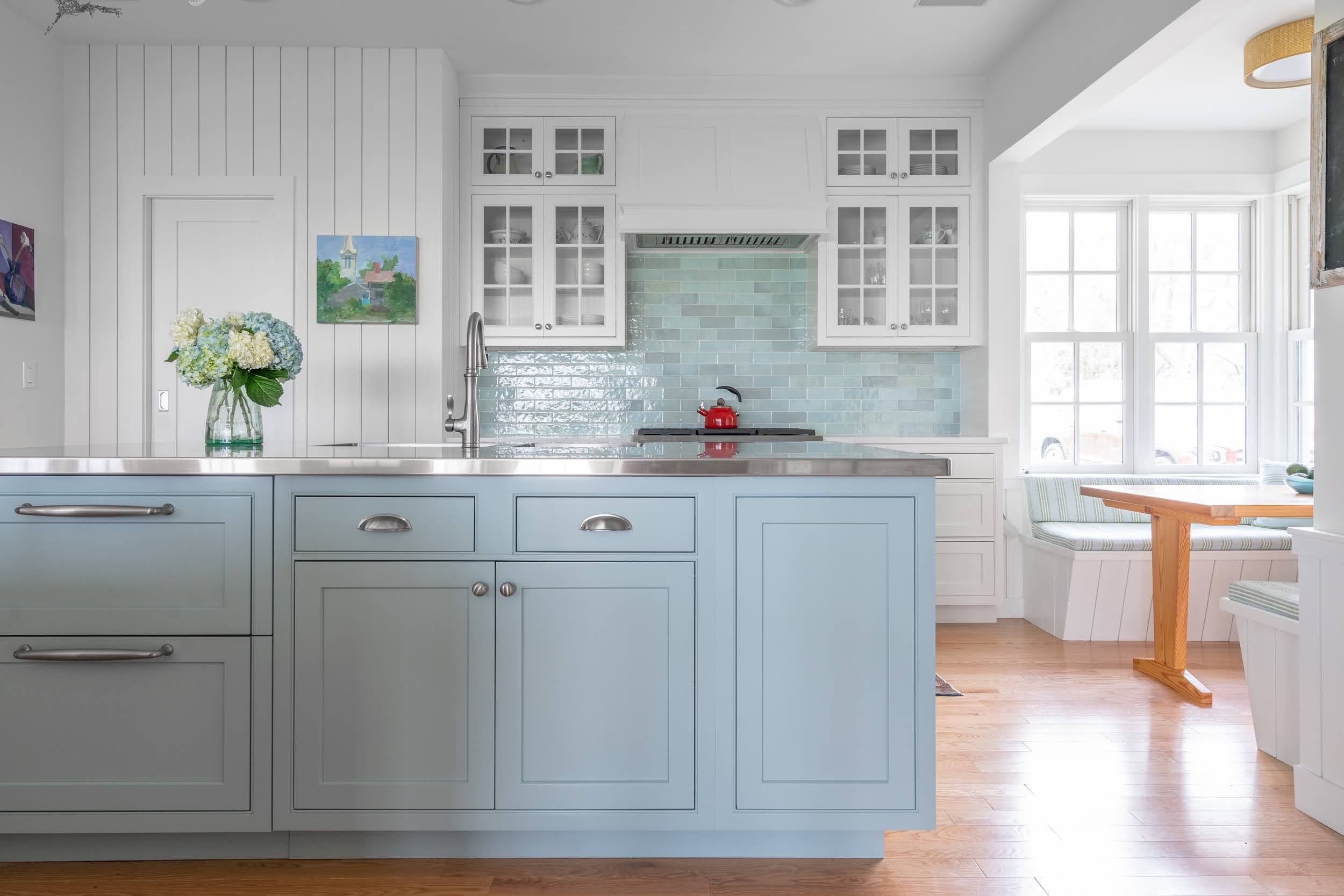 Briggs Beach: A Simple, Coastal Blue Kitchen Design