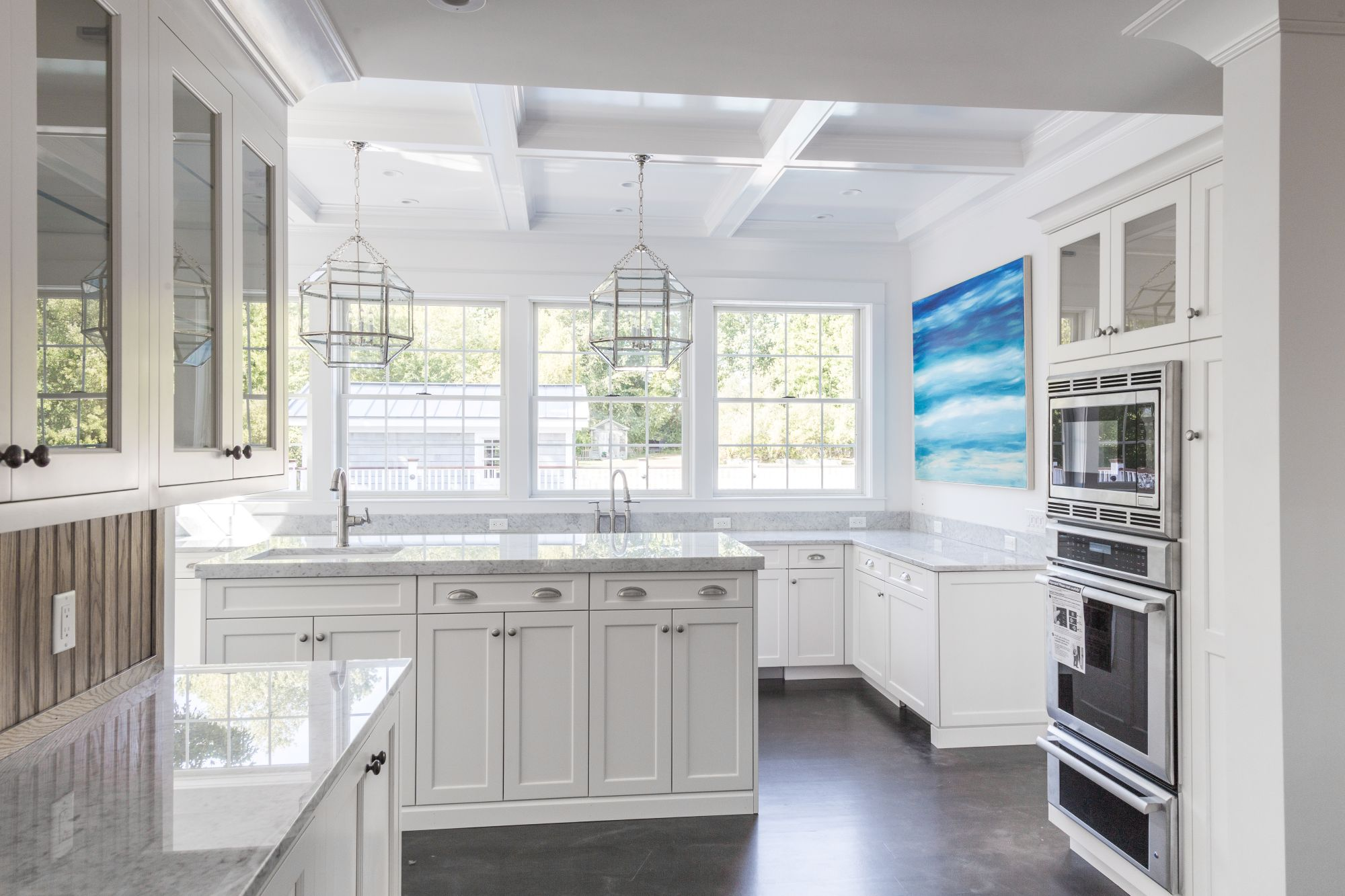 Artist’s Kitchen: A Bright, Classic White Kitchen Design
