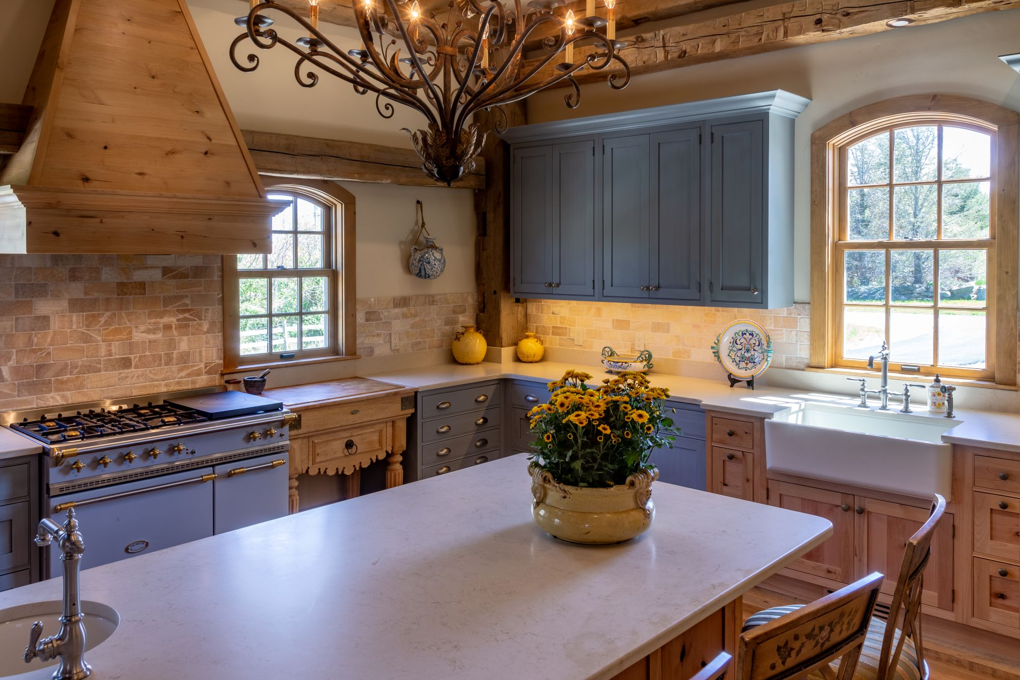 Antique Barn: A Character-Rich Rustic Kitchen