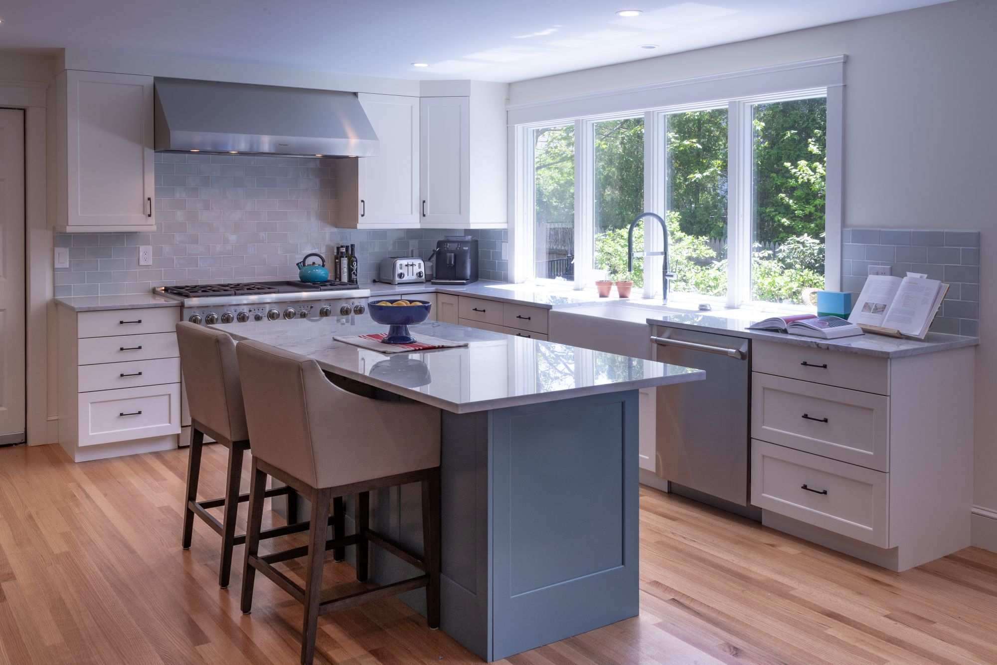 Newport Blues: A Two-Tone Coastal Kitchen