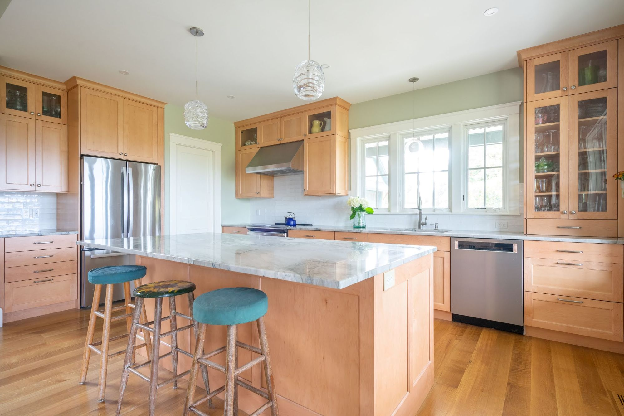 Oceanview Farm: A Natural Wood Kitchen & Wet Bar Design